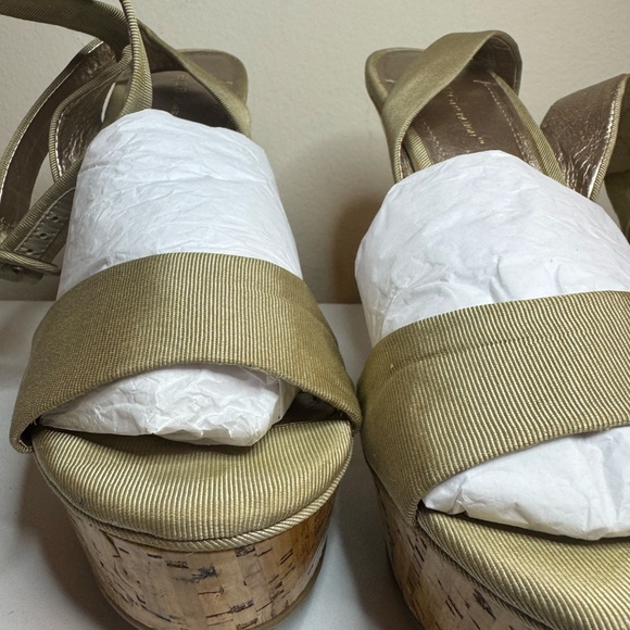 BCBG Heels Wedges Thick Straps Tan Size 10 - Picture 7 of 16